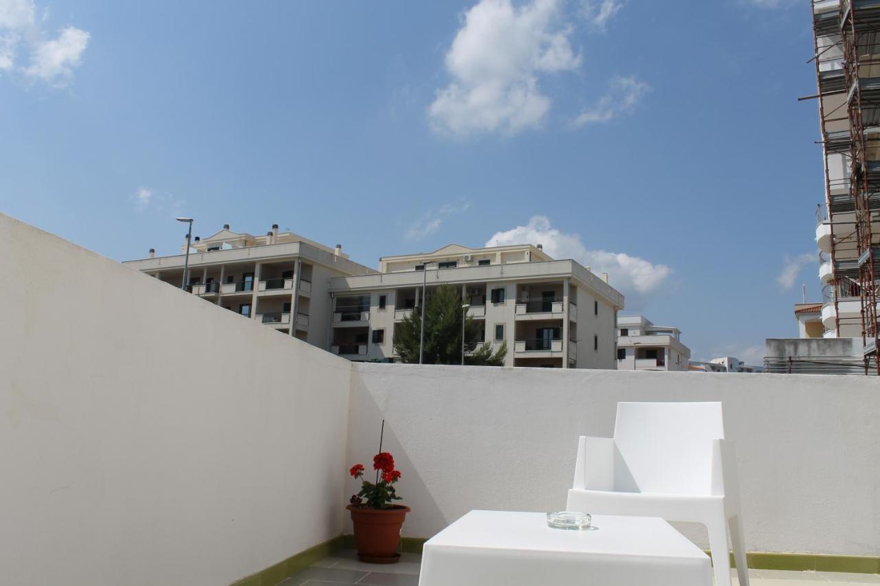 B&B Palazzo Manfredi Vieste, Fronte Mare Con Parcheggio Luaran gambar