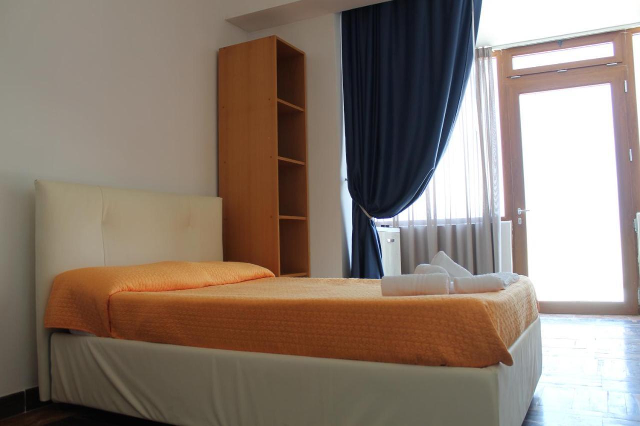 B&B Palazzo Manfredi Vieste, Fronte Mare Con Parcheggio Luaran gambar
