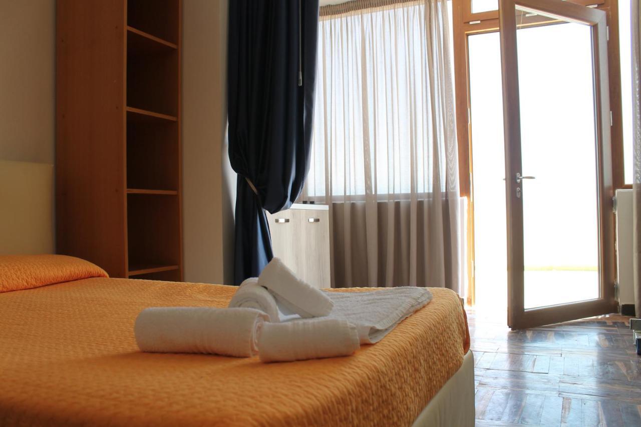 B&B Palazzo Manfredi Vieste, Fronte Mare Con Parcheggio Luaran gambar