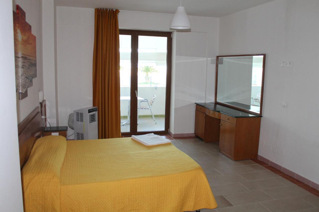 B&B Palazzo Manfredi Vieste, Fronte Mare Con Parcheggio Luaran gambar
