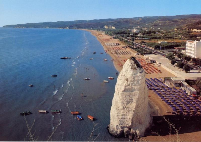 B&B Palazzo Manfredi Vieste, Fronte Mare Con Parcheggio Luaran gambar