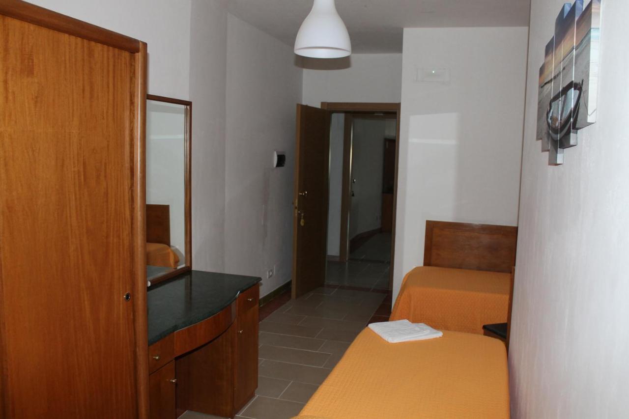 B&B Palazzo Manfredi Vieste, Fronte Mare Con Parcheggio Luaran gambar