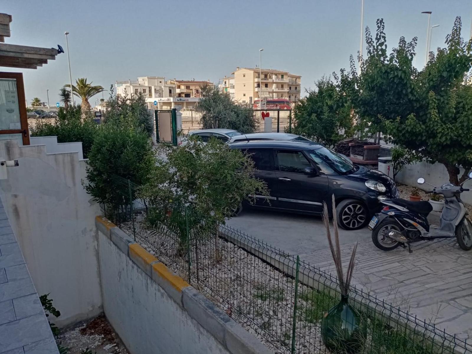 B&B Palazzo Manfredi Vieste, Fronte Mare Con Parcheggio Luaran gambar