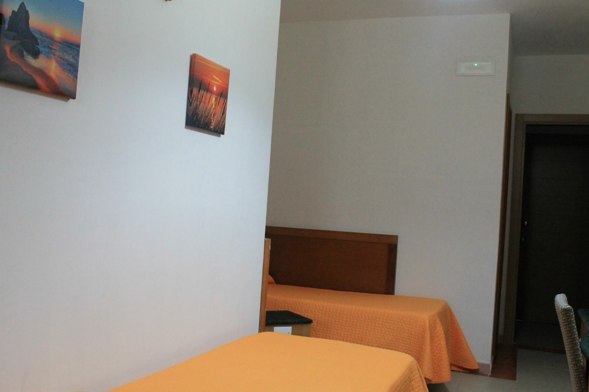 B&B Palazzo Manfredi Vieste, Fronte Mare Con Parcheggio Luaran gambar