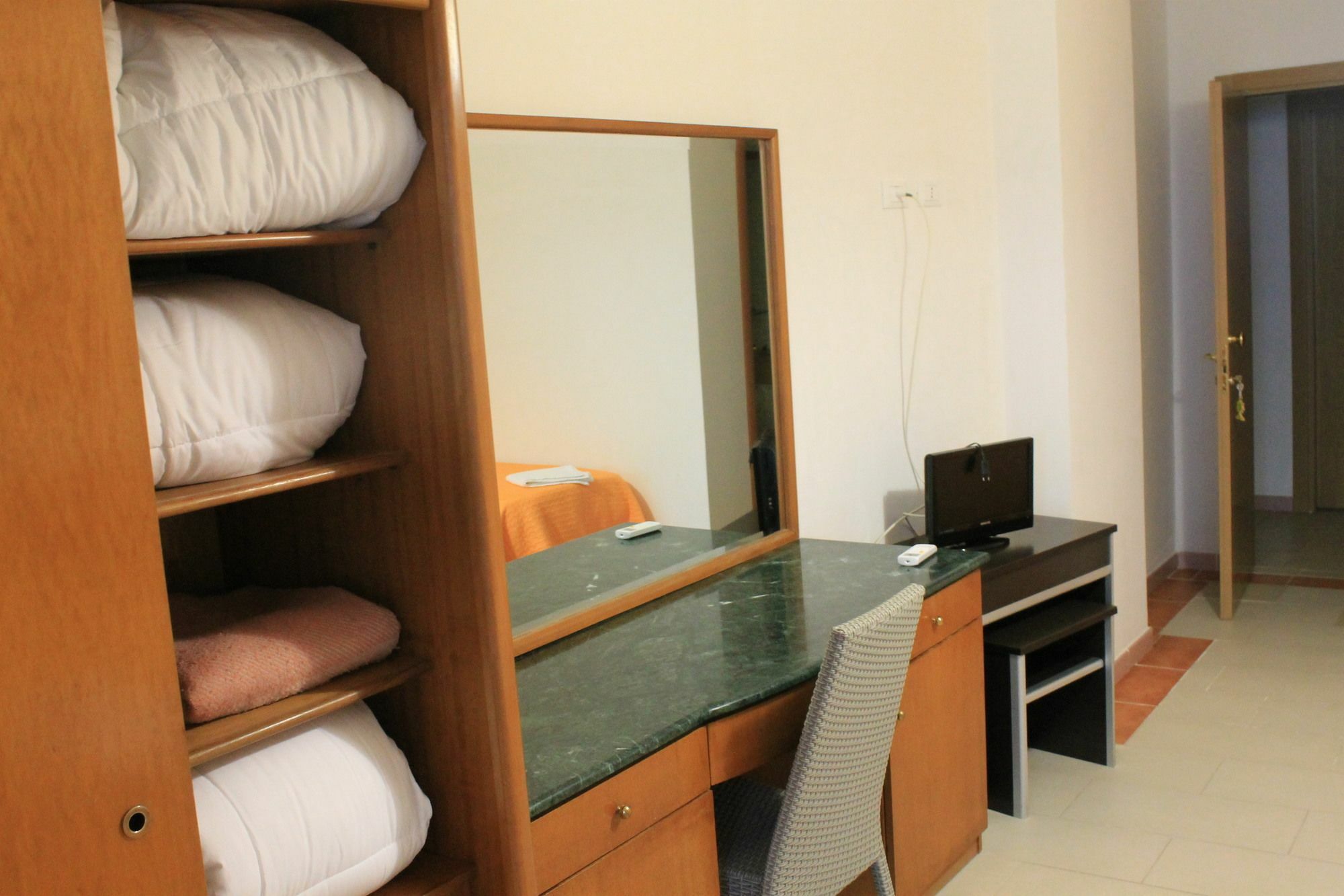 B&B Palazzo Manfredi Vieste, Fronte Mare Con Parcheggio Luaran gambar