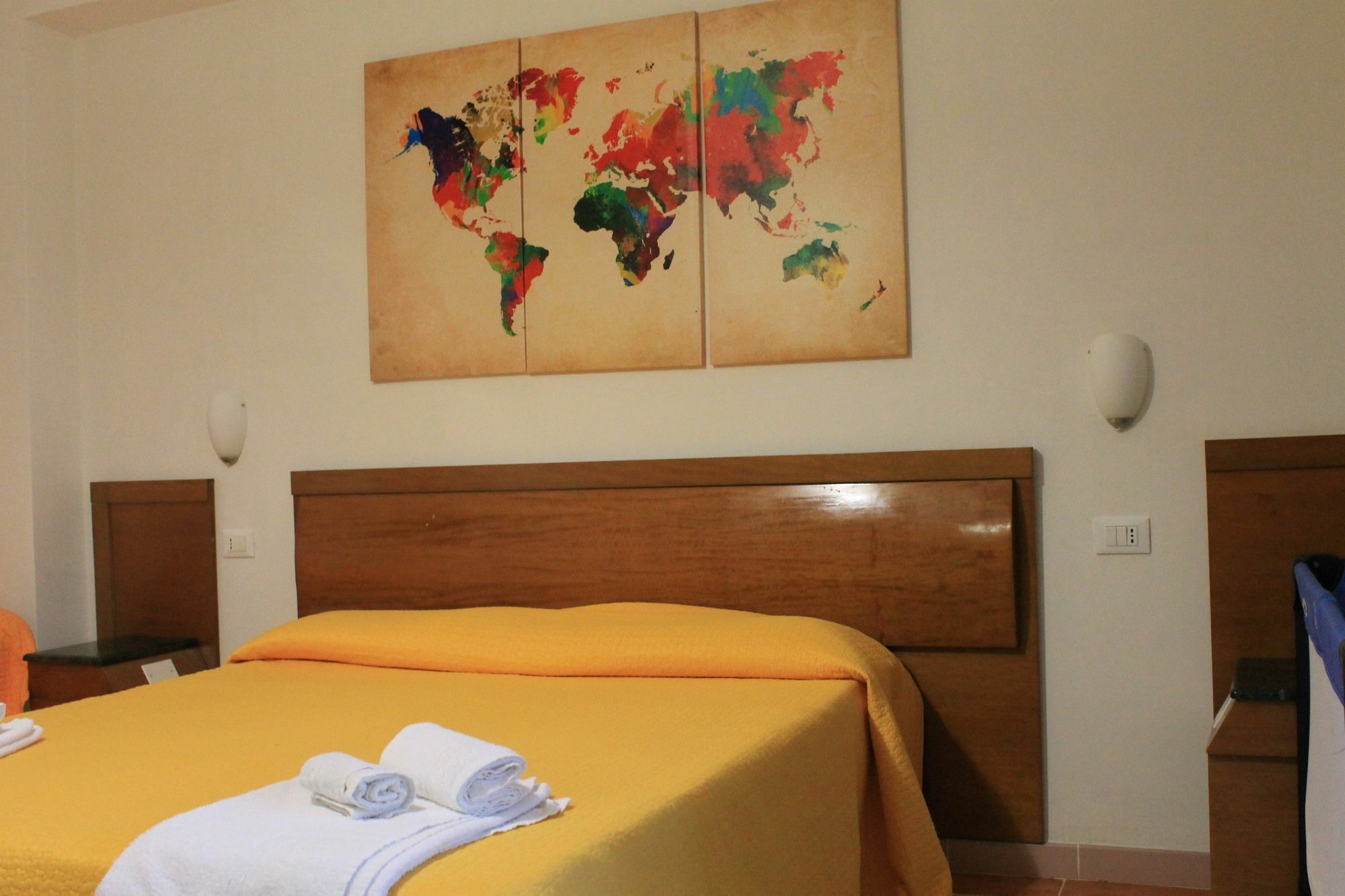 B&B Palazzo Manfredi Vieste, Fronte Mare Con Parcheggio Luaran gambar